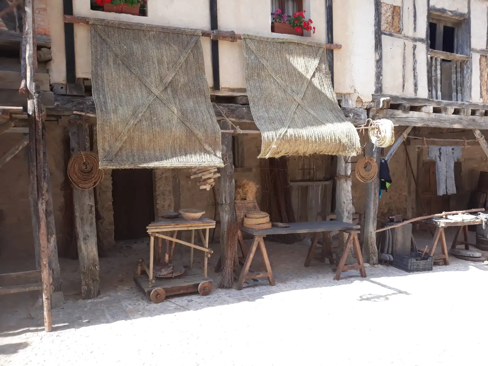 Andamio Rústico y Sacas Rotas