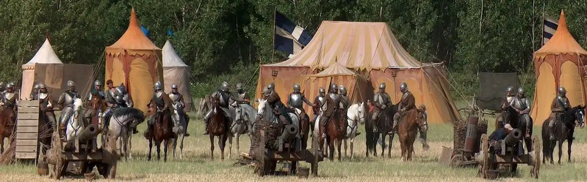 Alquiler de tiendas de campaña de todos los tipos y tamaños, jaimas, puestos, estructuras y campamentos para ambientación de decorados de Cine y TV.